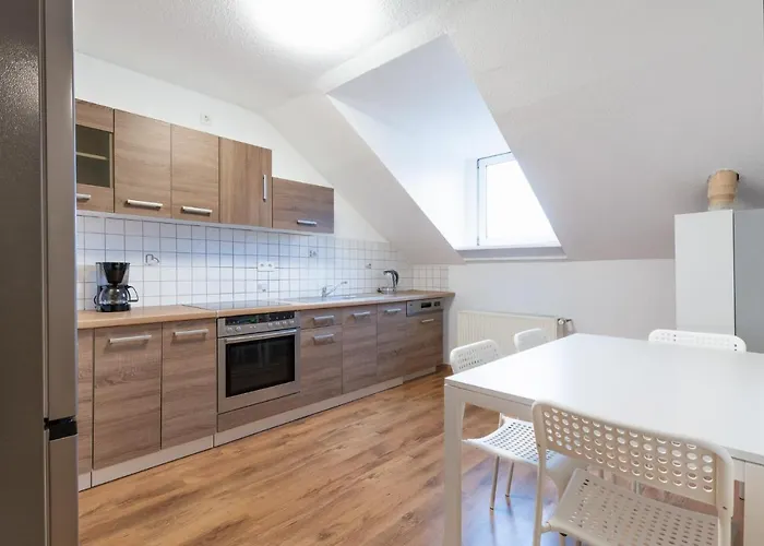 - 2 Schlafzimmer Monteurwohnung - Vollausgestattete Kueche - Wifi